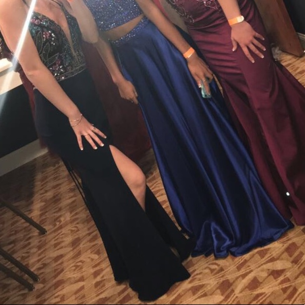 Prom dress!! - Picture 2 of 6